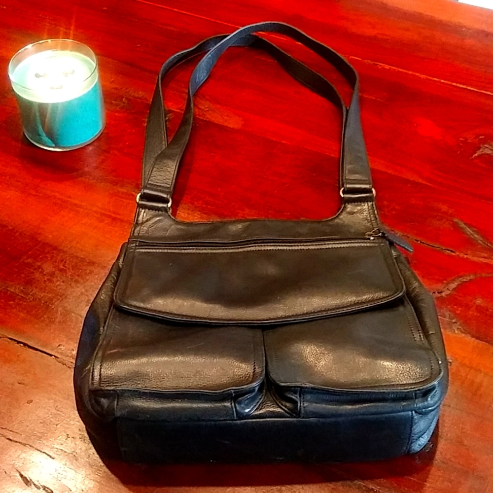 Black Leather Fossil hand bag - Picture 1 of 11